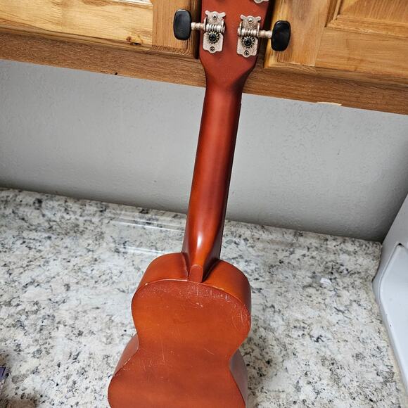 First Act MG500 Kid’s Soprano Hand-Rubbed Plastic Finish Ukulele Good Condition - Picture 7 of 7